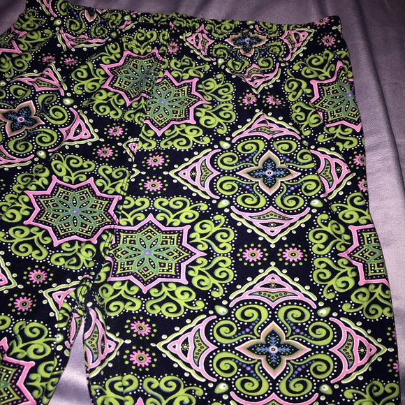 Green Pink Black Design Leggings - Picture 2 of 3